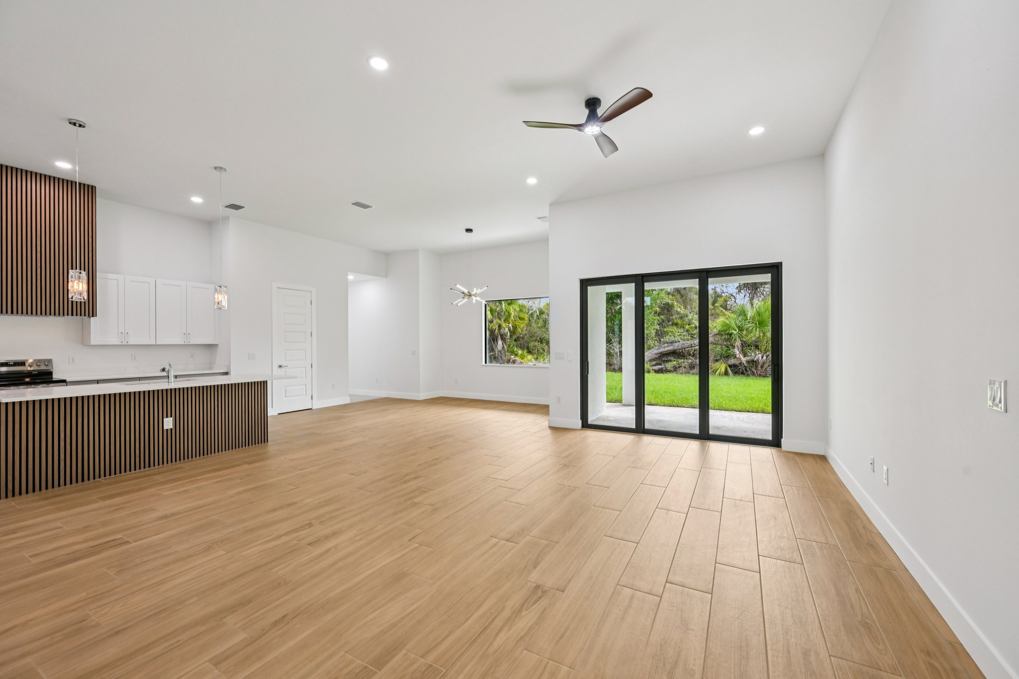 Troutdale St-S1403-008.jpg