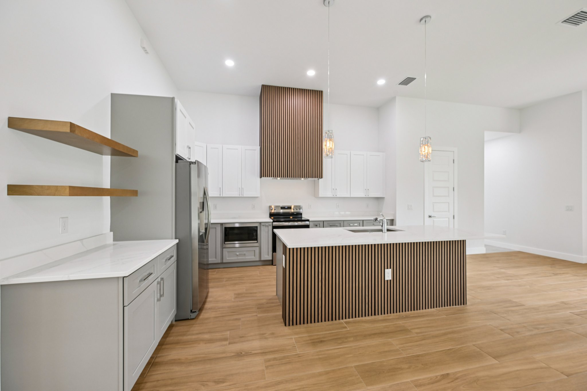 Troutdale St-S1403-013.jpg