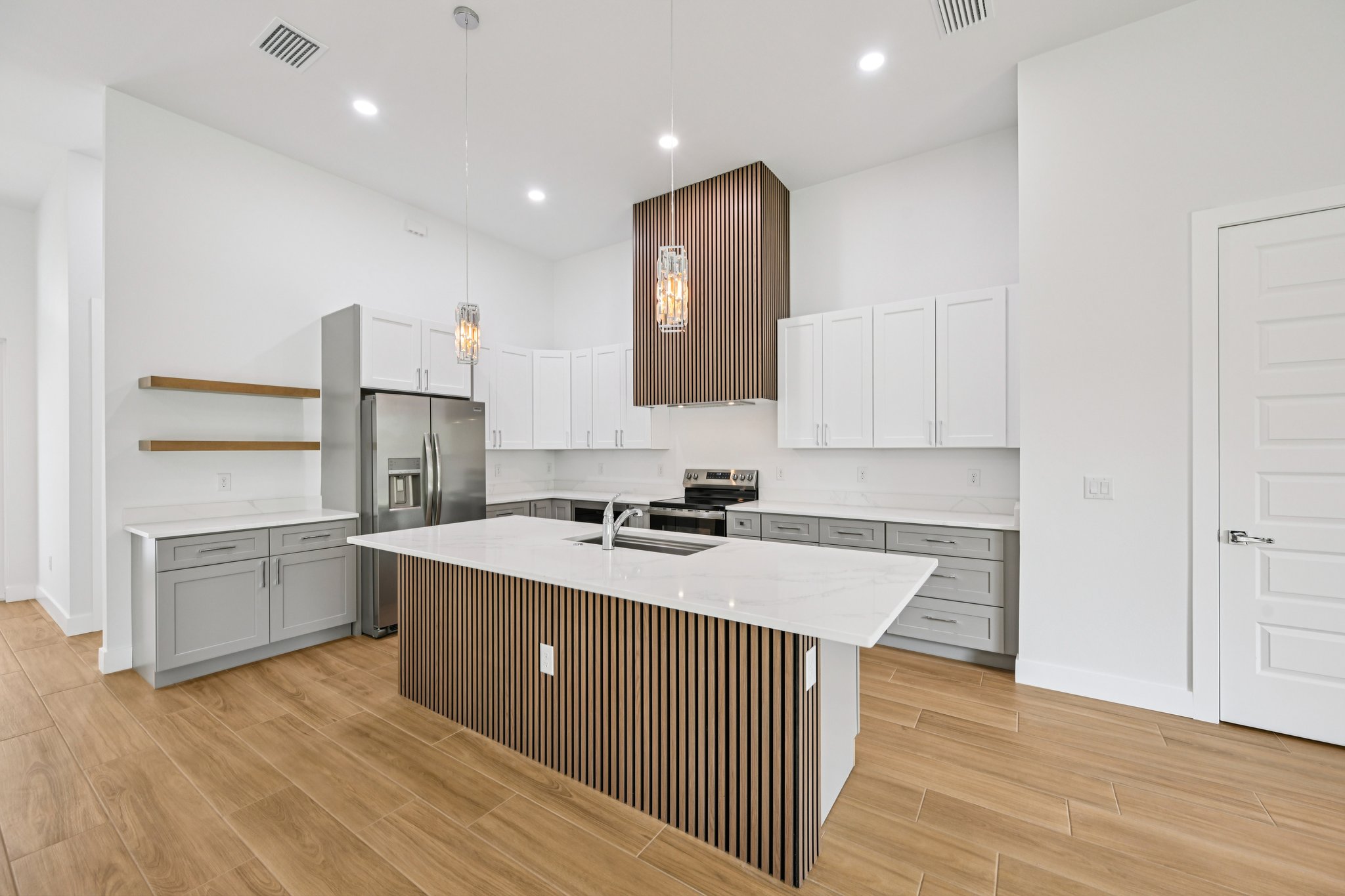 Troutdale St-S1403-014.jpg