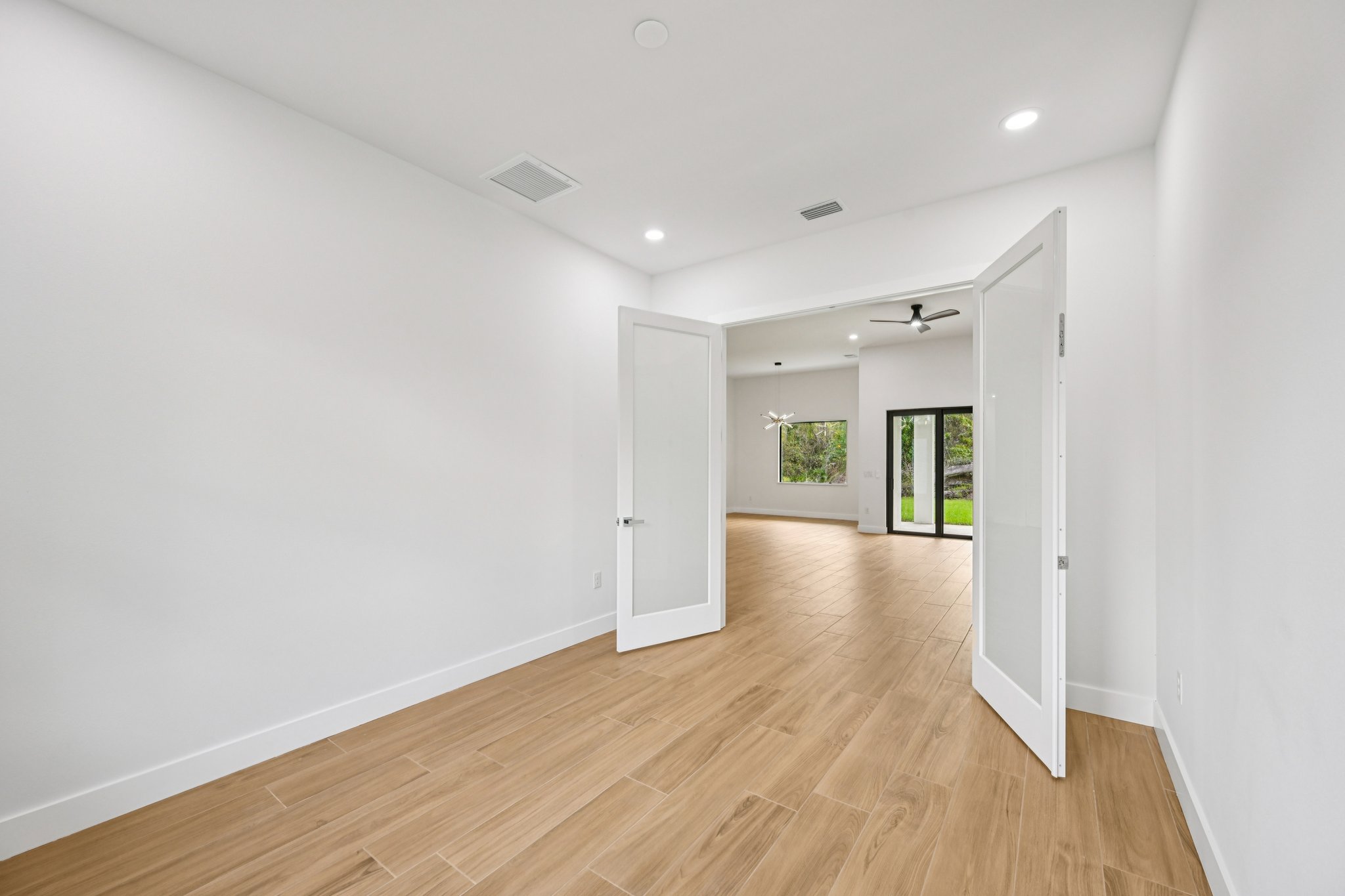 Troutdale St-S1403-020.jpg