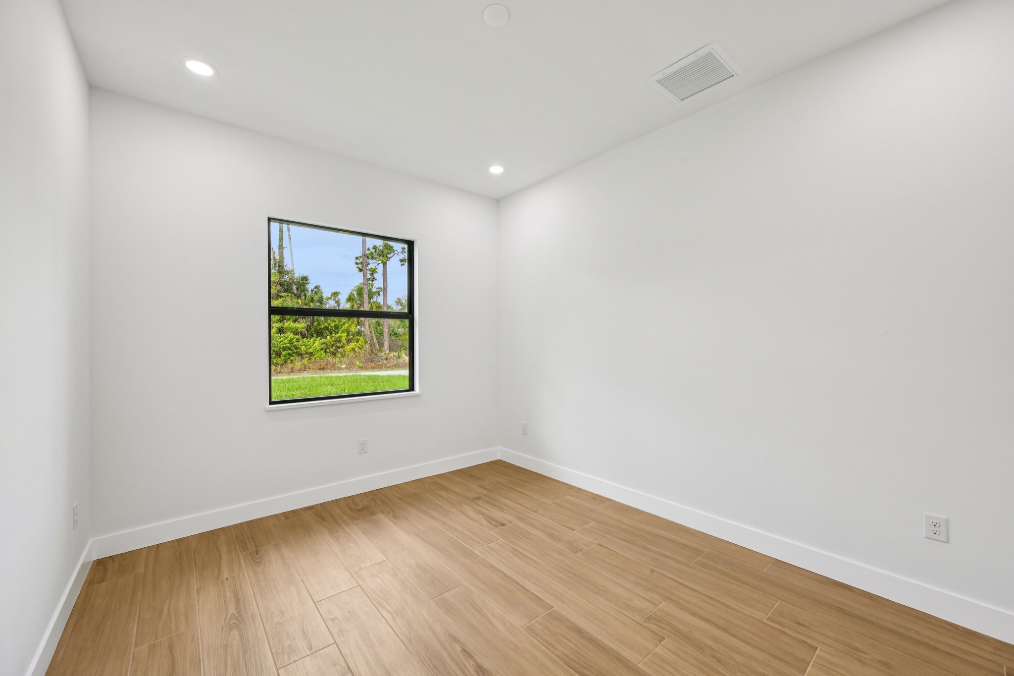 Troutdale St-S1403-021.jpg