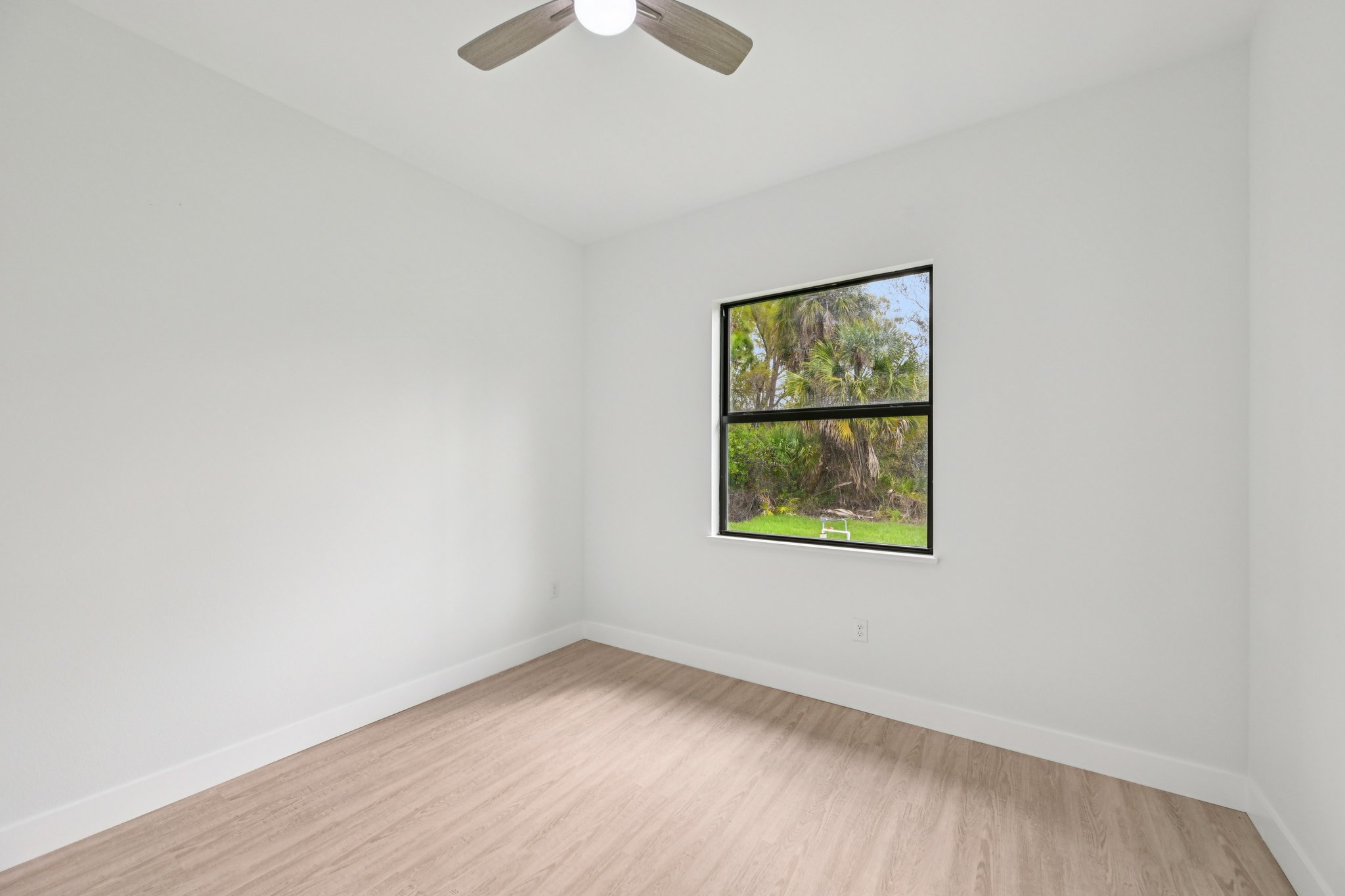 Troutdale St-S1403-029.jpg