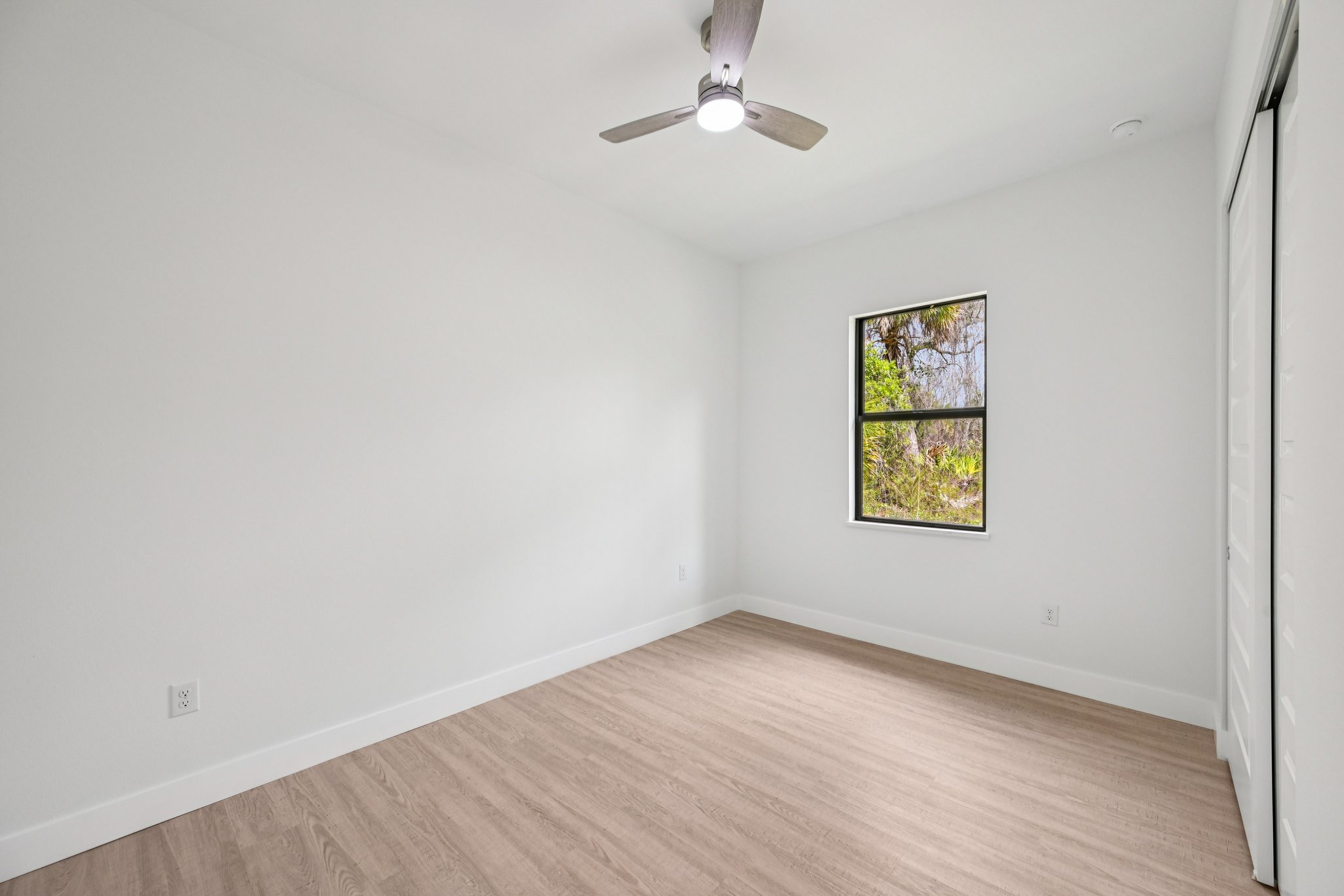 Troutdale St-S1403-033.jpg