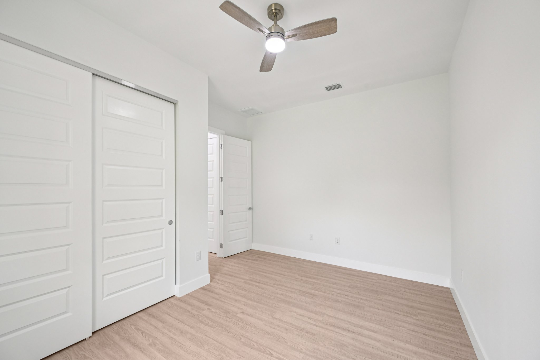 Troutdale St-S1403-034.jpg