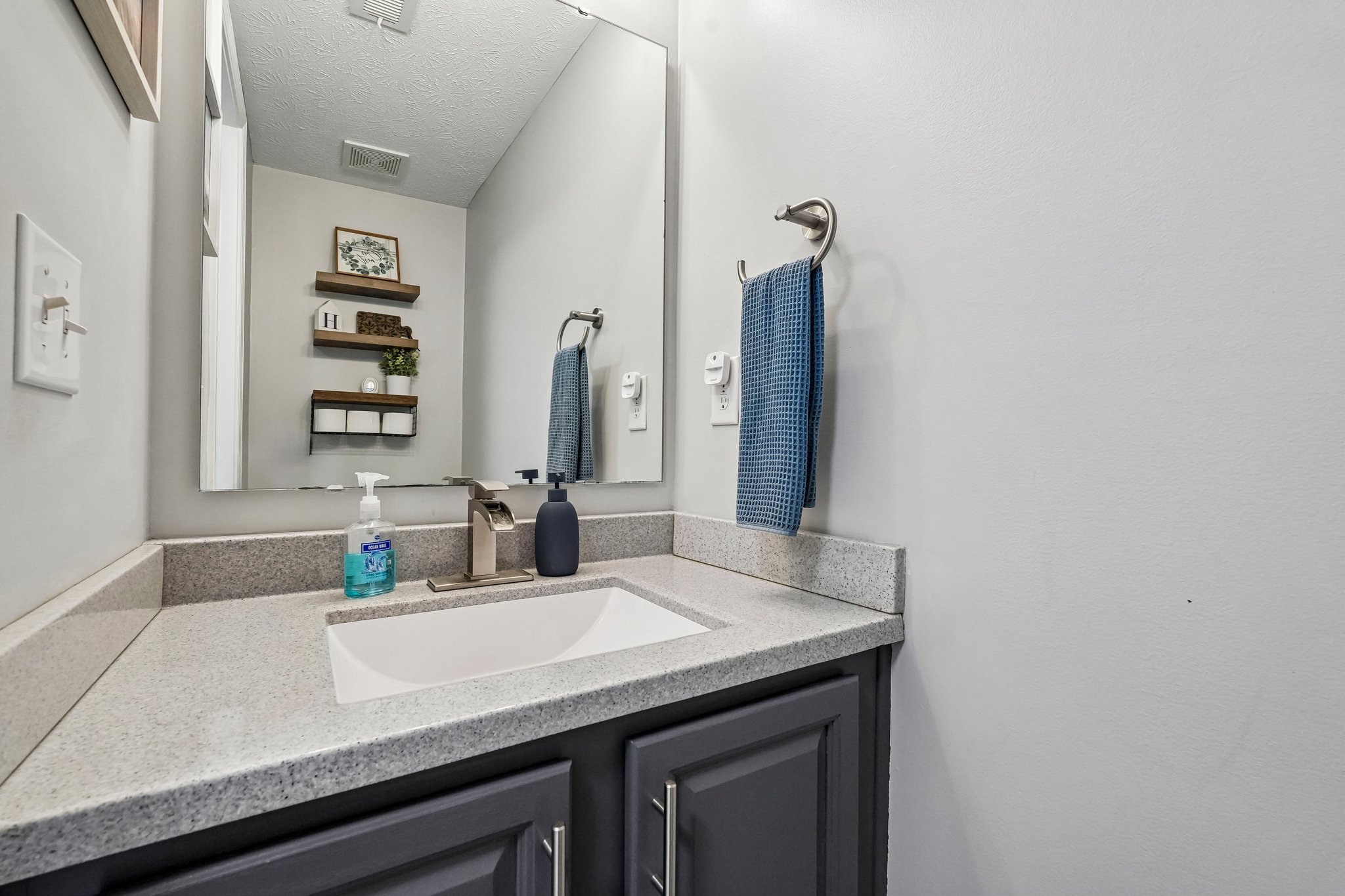 Vernon Pl-S2708-024.jpg