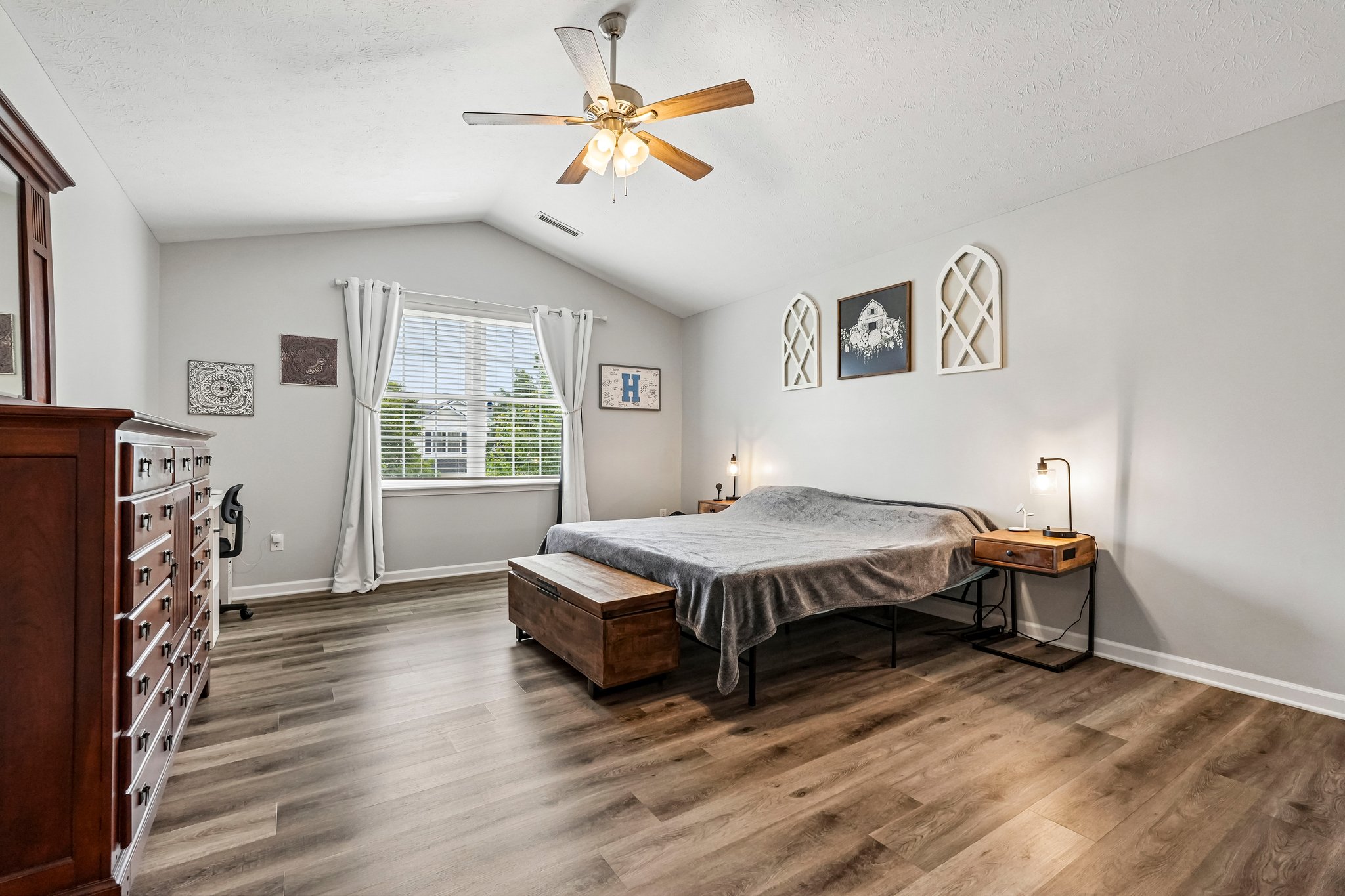 Vernon Pl-S2708-040.jpg