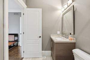 Photo 48