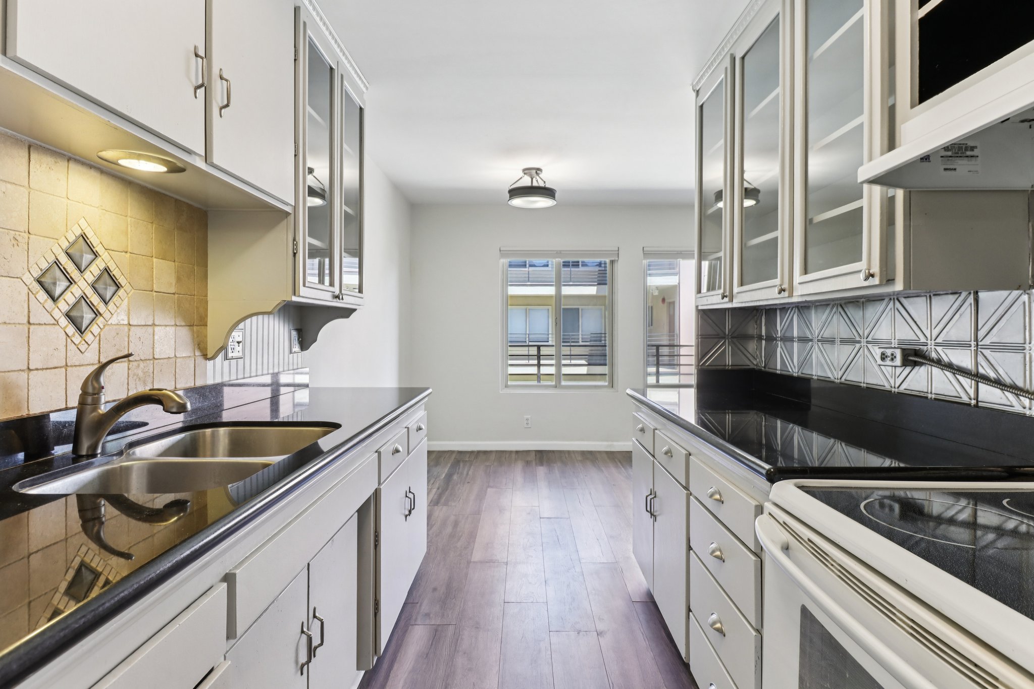 Louisiana St 2i-S1504-016.jpg