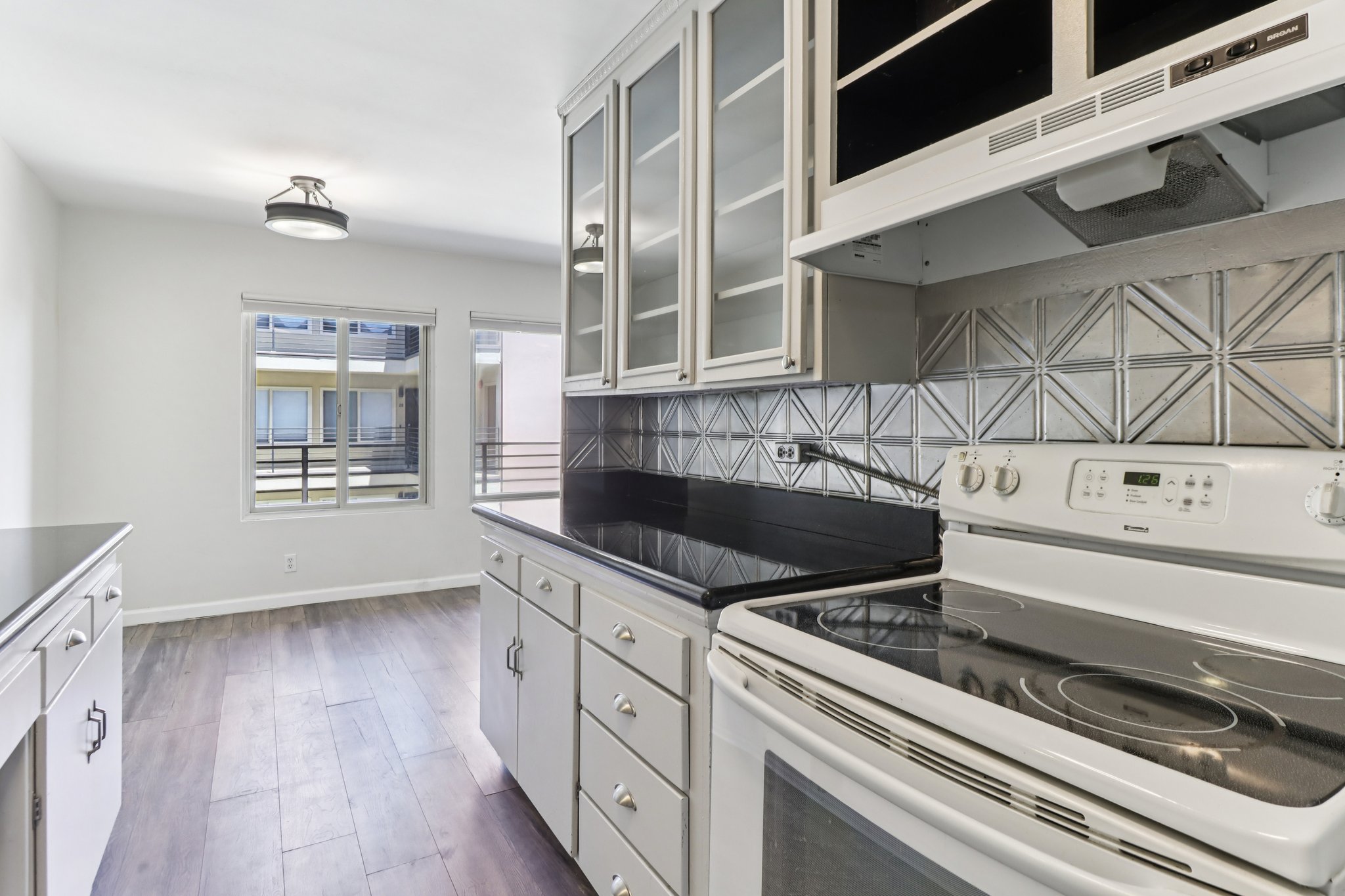 Louisiana St 2i-S1504-017.jpg