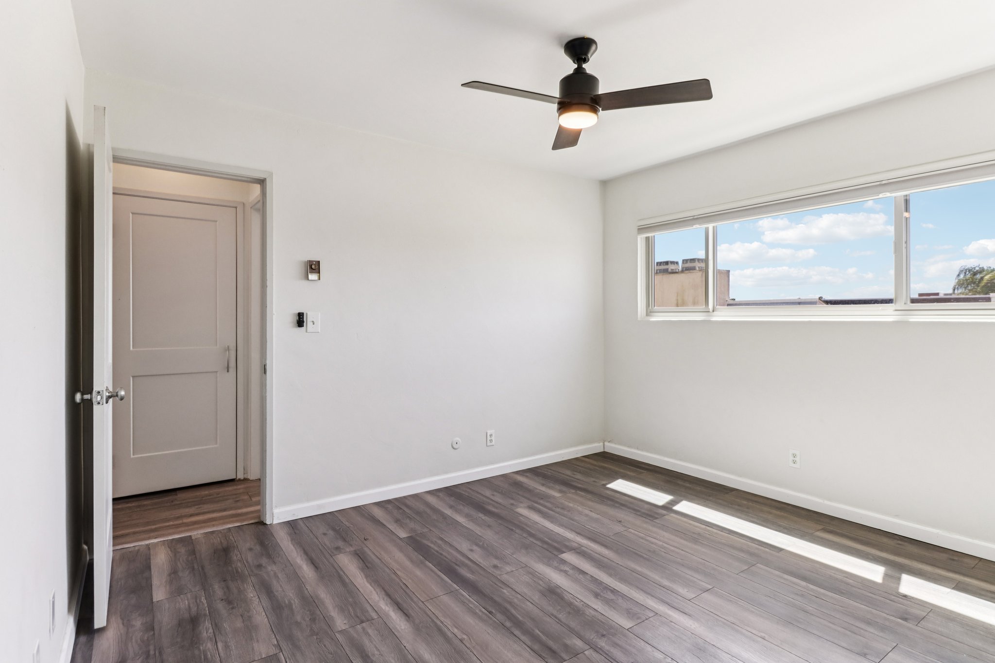 Louisiana St 2i-S1504-023.jpg