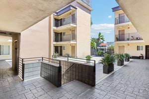 Louisiana St 2i-S1504-003.jpg