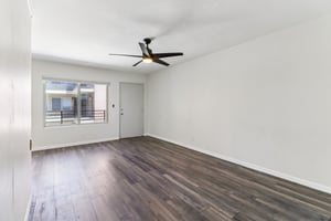 Louisiana St 2i-S1504-011.jpg