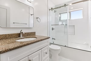 Louisiana St 2i-S1504-020.jpg