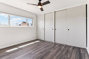 Louisiana St 2i-S1504-021.jpg