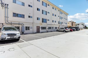 Louisiana St 2i-S1504-025.jpg