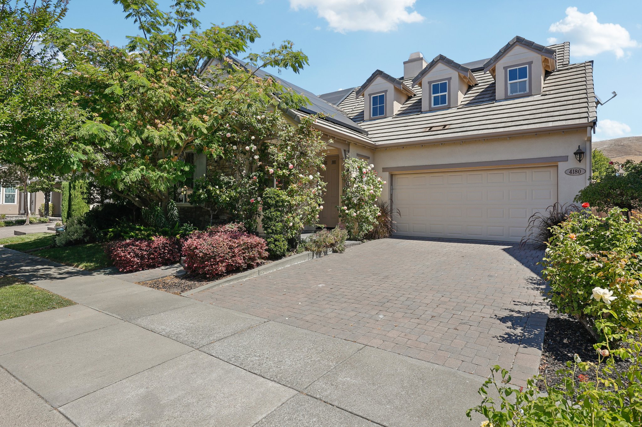 Summer Gate Ave-S2108-003r.jpg