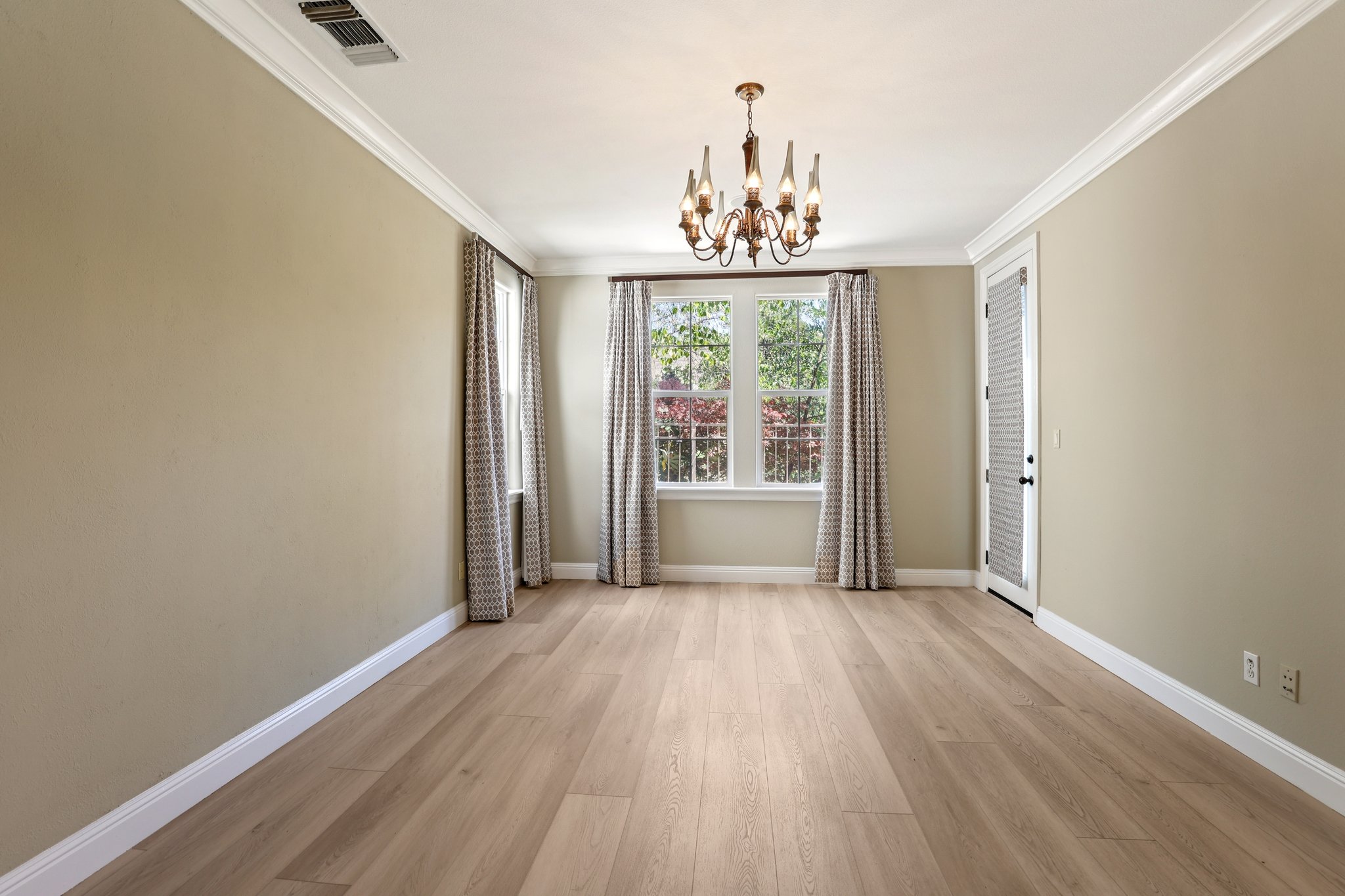Summer Gate Ave-S2108-019r.jpg