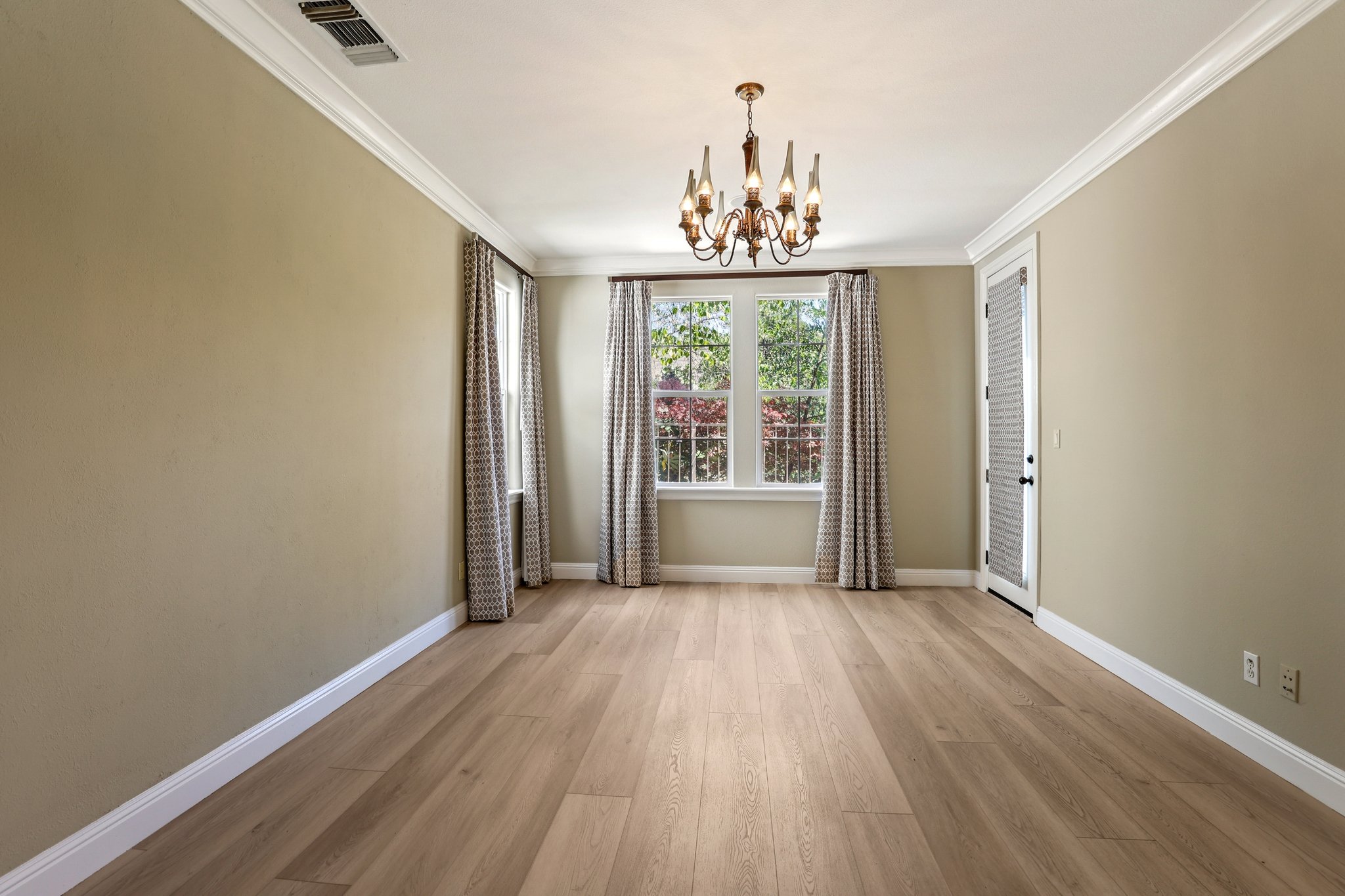 Summer Gate Ave-S2108-019rr.jpg