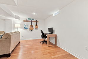  Photo 48