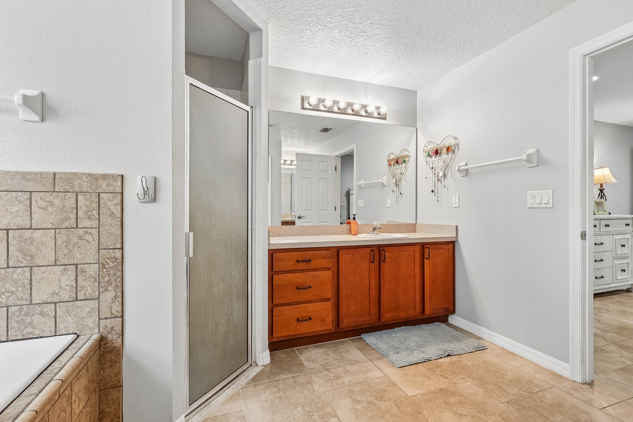 Waltham Forest Dr-S0106-022.jpg