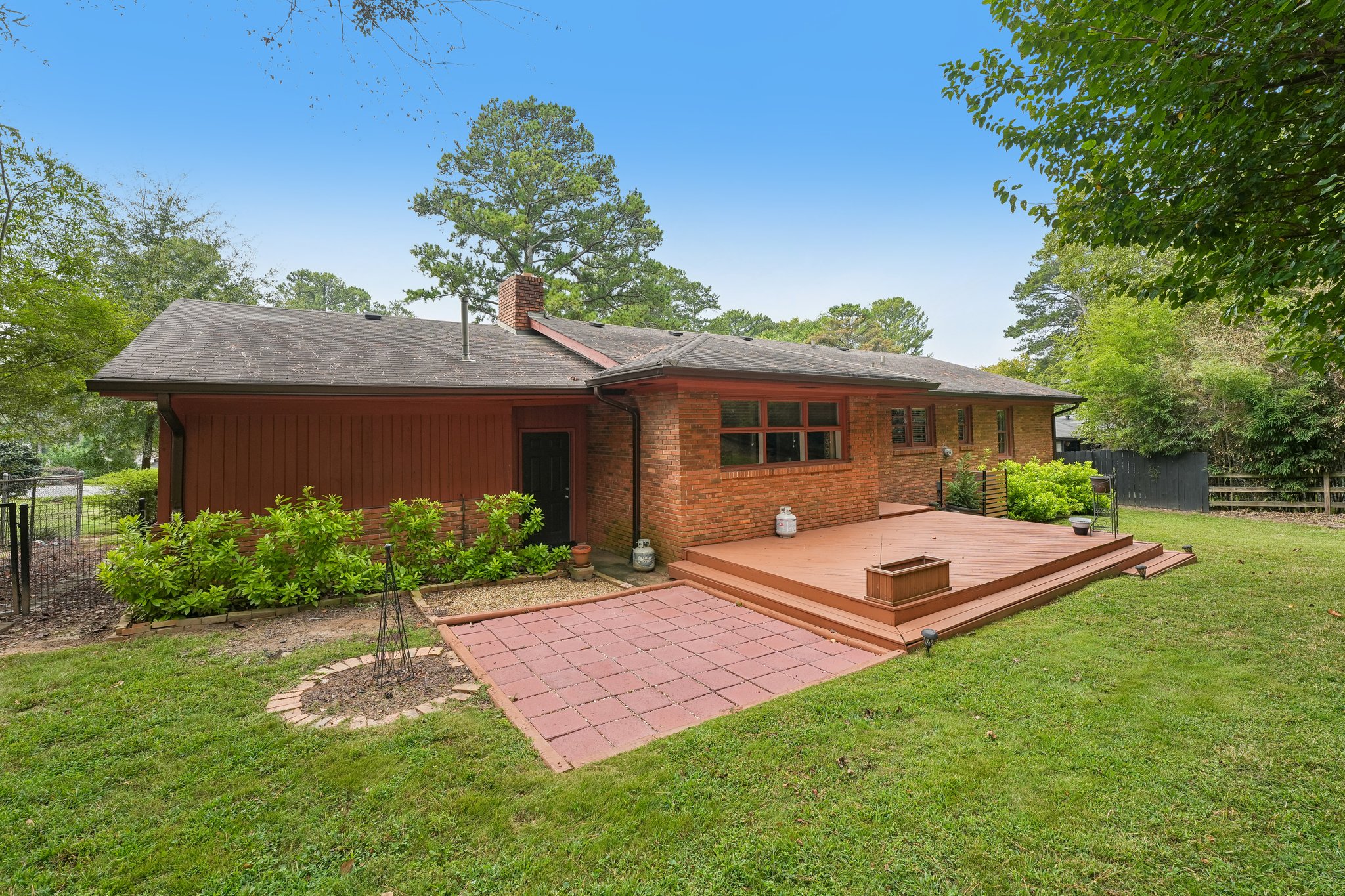 Briarcliff Rd NE-S0110-040.jpg