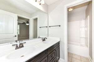 Jack-n-Jill Bath
