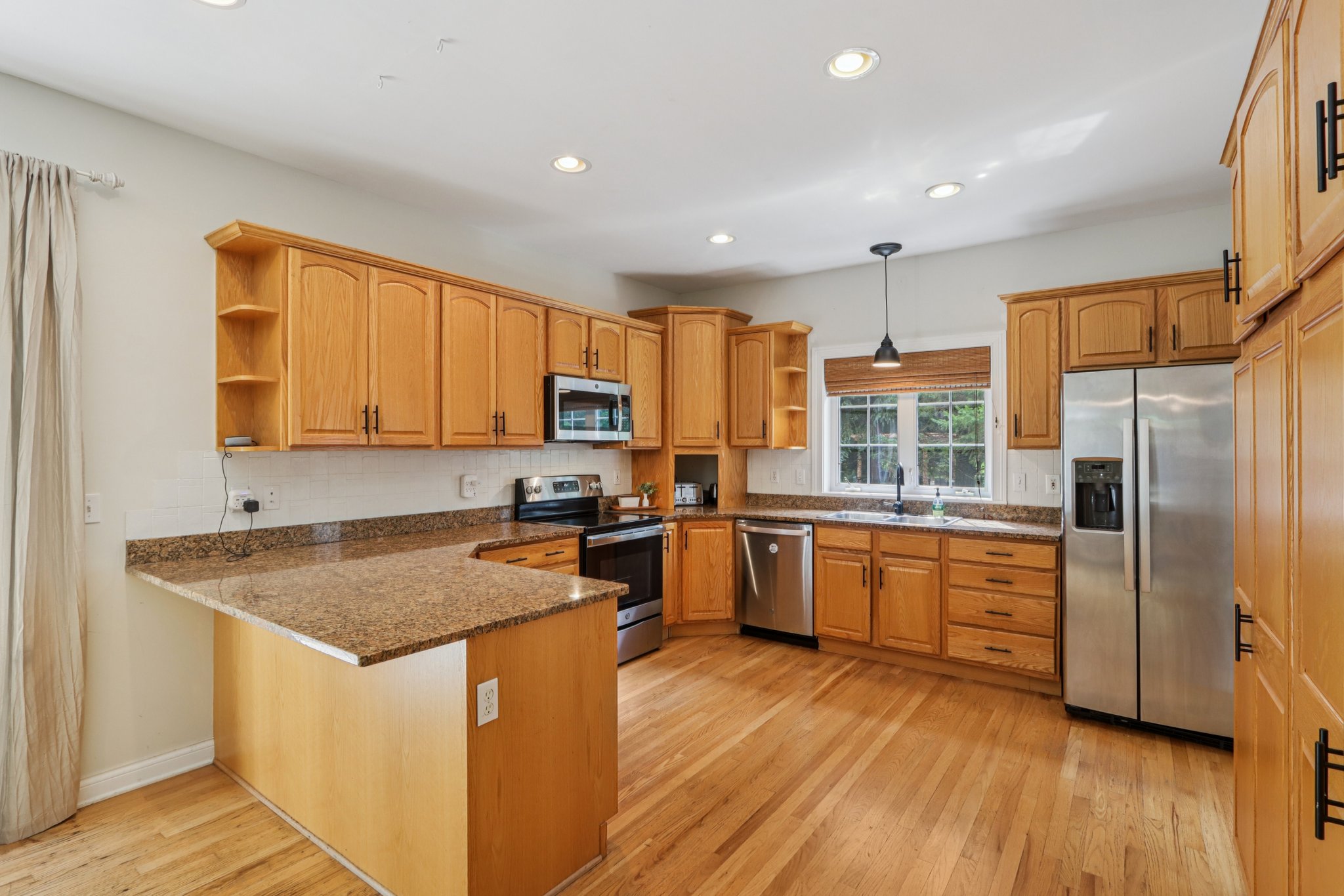 Maple Ln-S2607-020.jpg