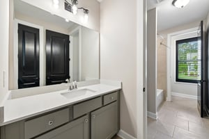 Ontario Ln-S2905-025.jpg