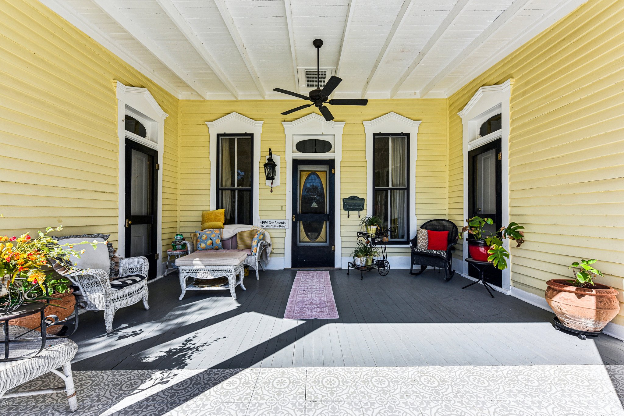 W San Antonio St-S0303-005.jpg