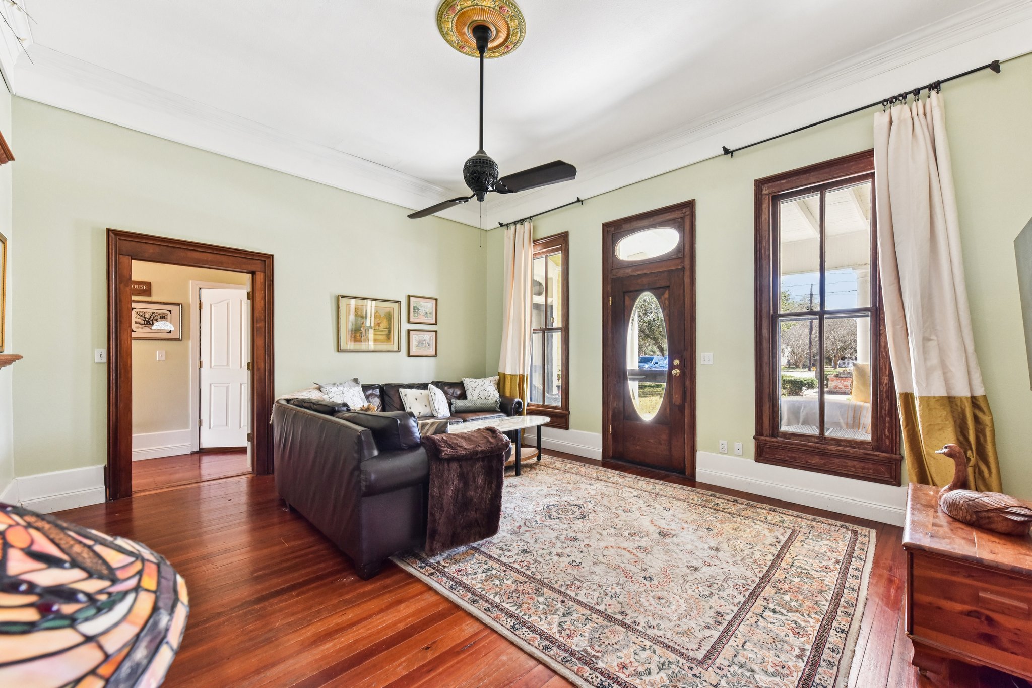 W San Antonio St-S0303-008.jpg