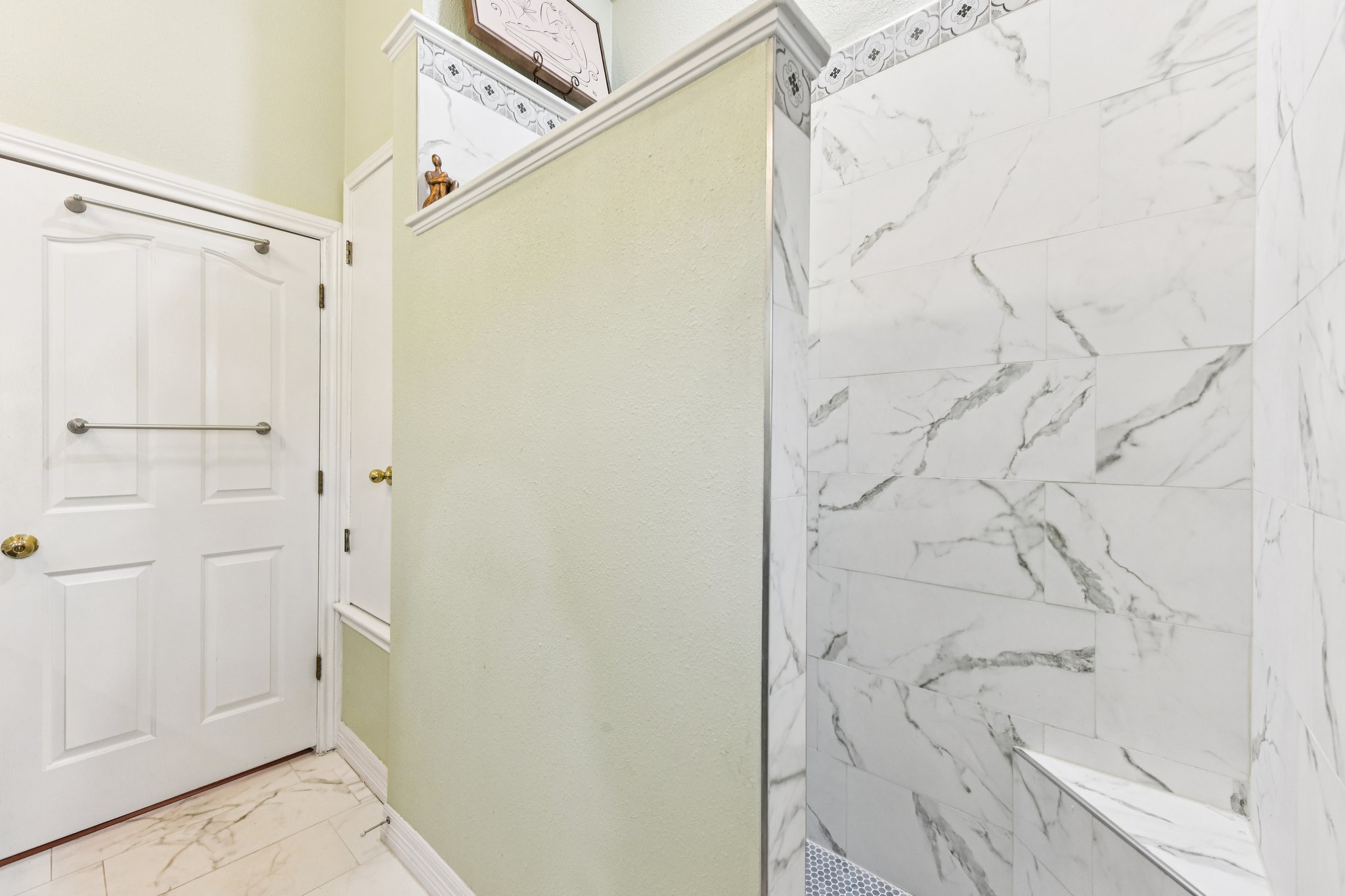 W San Antonio St-S0303-033.jpg