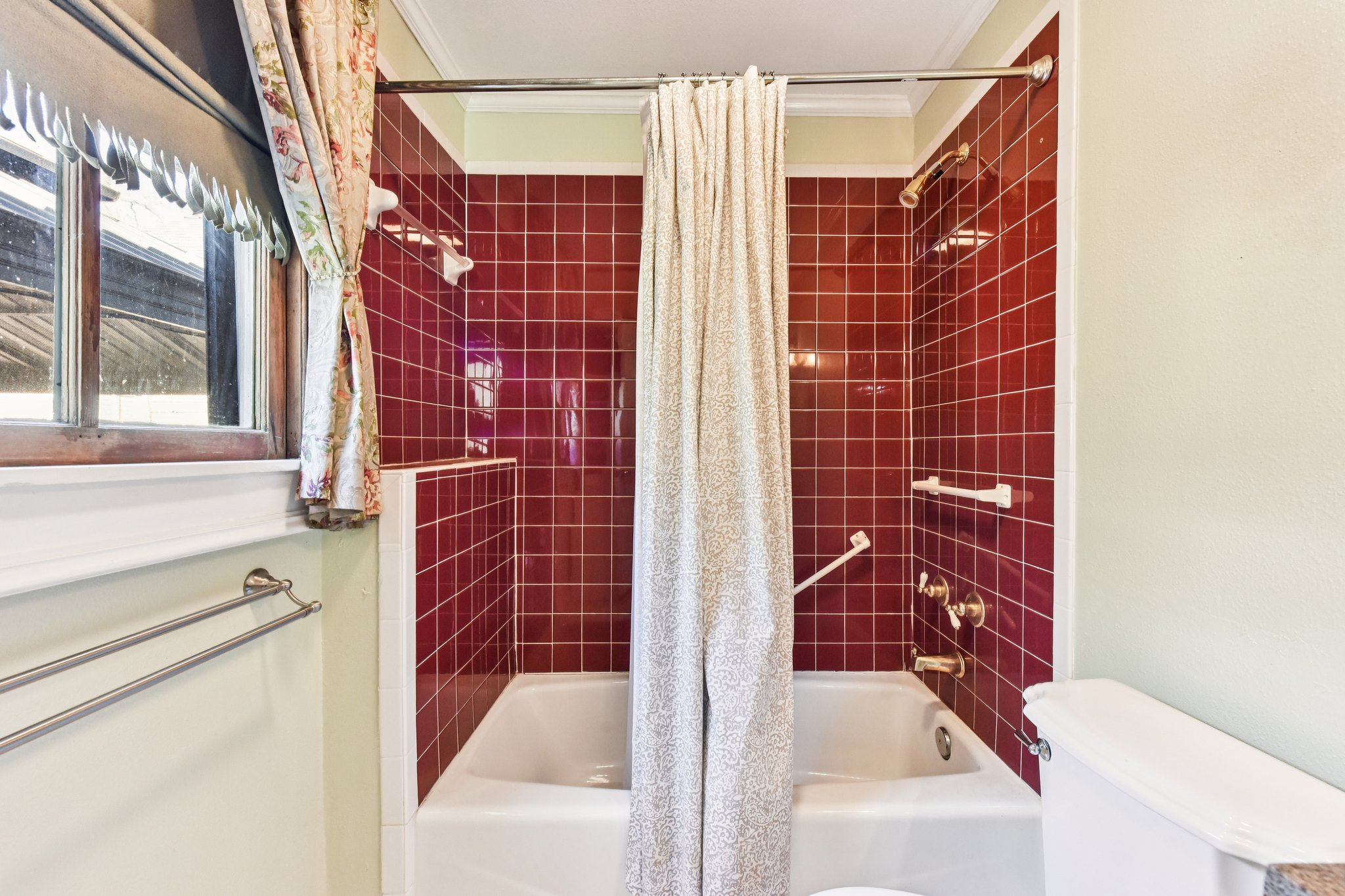 W San Antonio St-S0303-052.jpg