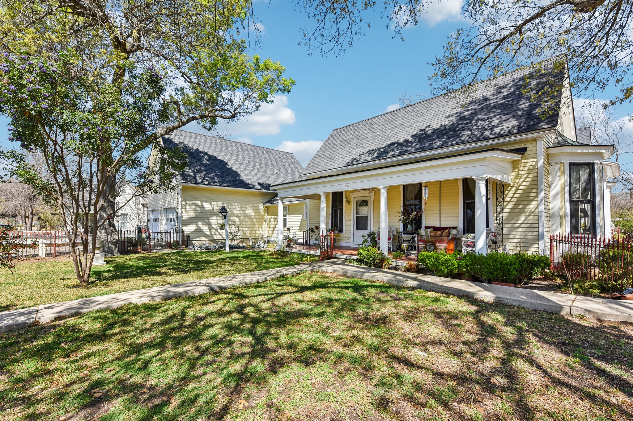 W San Antonio St-S0303-054.jpg