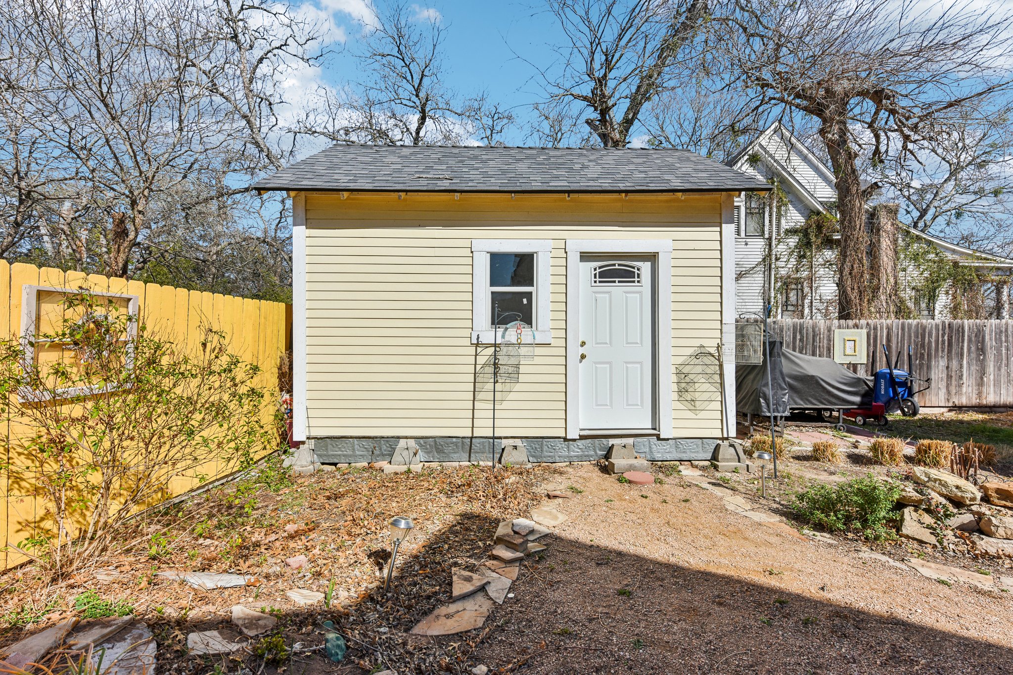 W San Antonio St-S0303-058.jpg