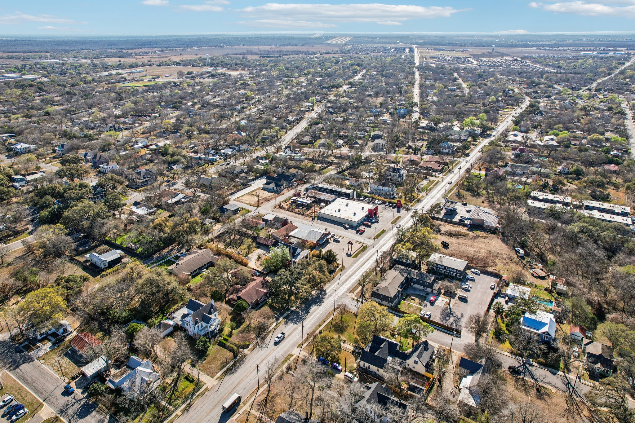 W San Antonio St-S0303-072.jpg