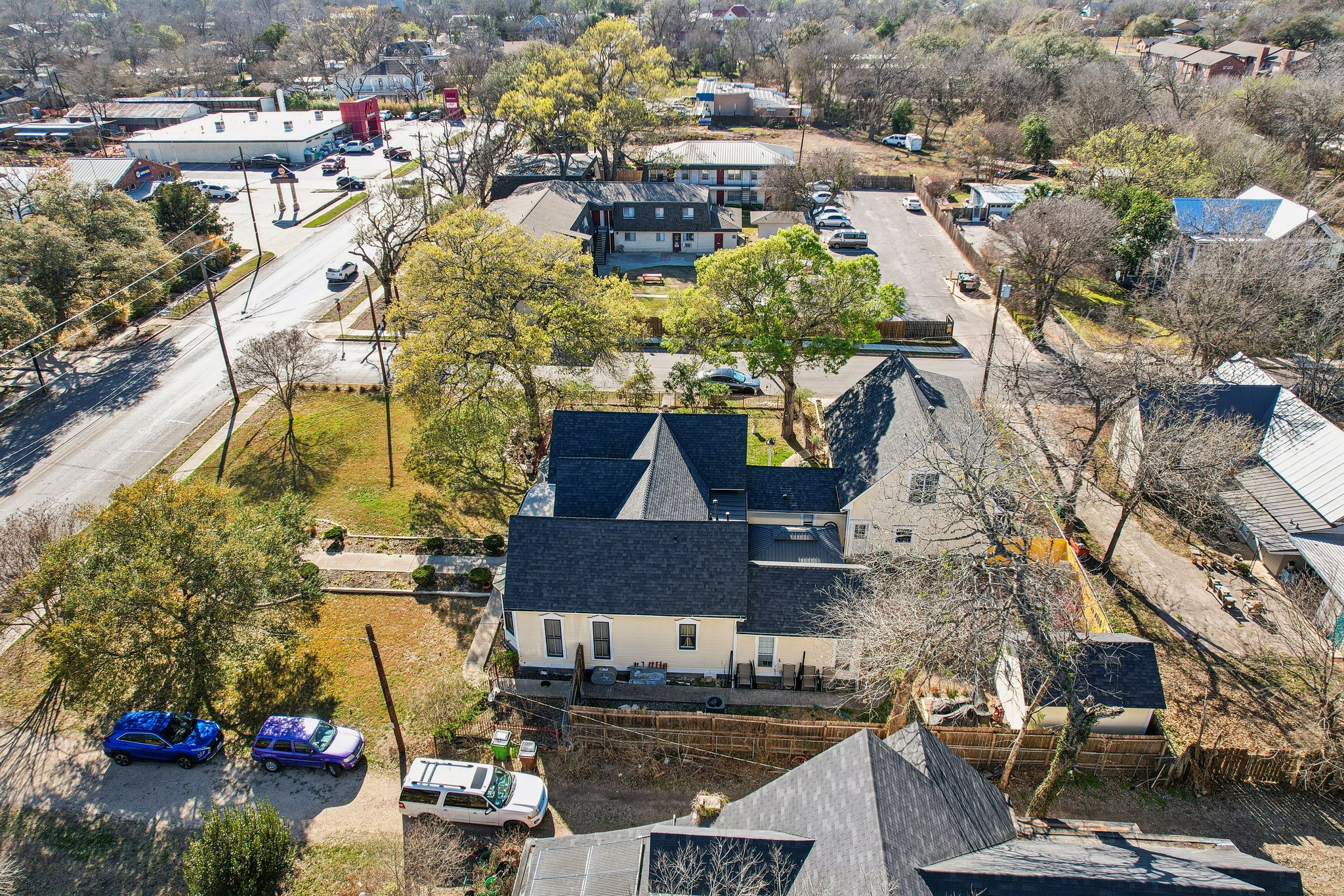 W San Antonio St-S0303-079.jpg