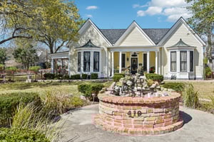 W San Antonio St-S0303-001.jpg