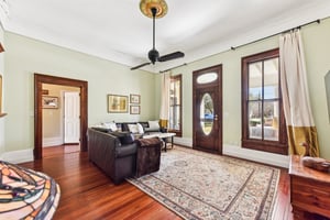 W San Antonio St-S0303-008.jpg