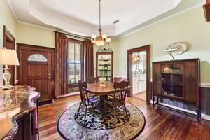 W San Antonio St-S0303-009.jpg