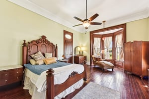 W San Antonio St-S0303-019.jpg