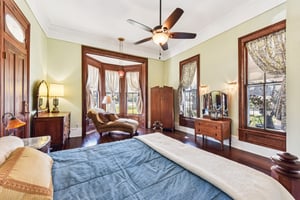 W San Antonio St-S0303-022.jpg