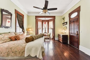 W San Antonio St-S0303-025.jpg