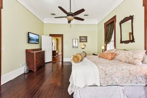 W San Antonio St-S0303-026.jpg