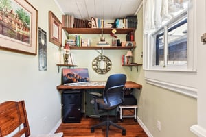 W San Antonio St-S0303-030.jpg