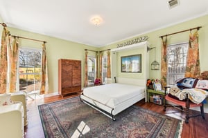 W San Antonio St-S0303-035.jpg