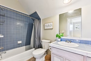 W San Antonio St-S0303-046.jpg