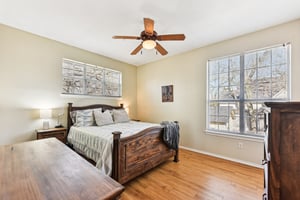 W San Antonio St-S0303-047.jpg