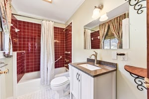 W San Antonio St-S0303-051.jpg