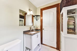 W San Antonio St-S0303-053.jpg