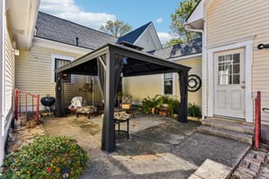 W San Antonio St-S0303-062.jpg